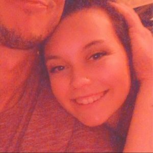 Meet your Posher, Caitlin